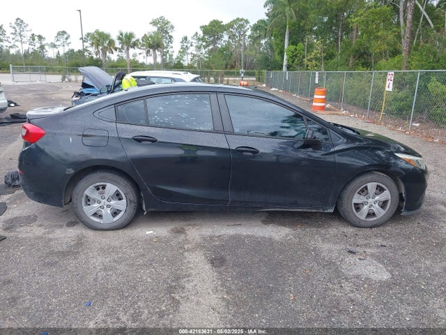 1G1BC5SM8H7235853 Chevrolet Cruze Ls Auto