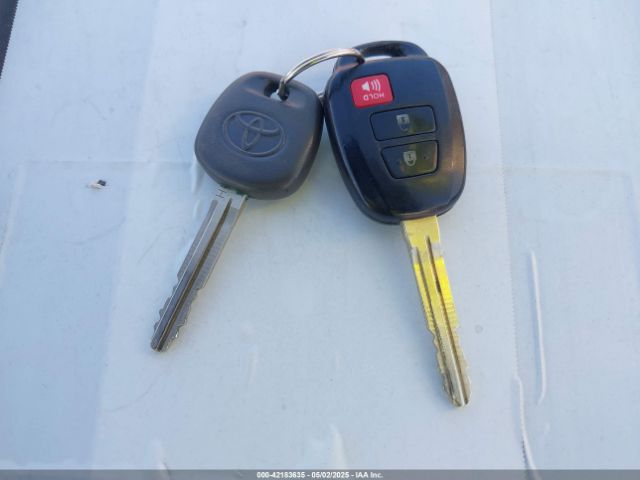 JTDKDTB37G1124535 Toyota Prius C Two