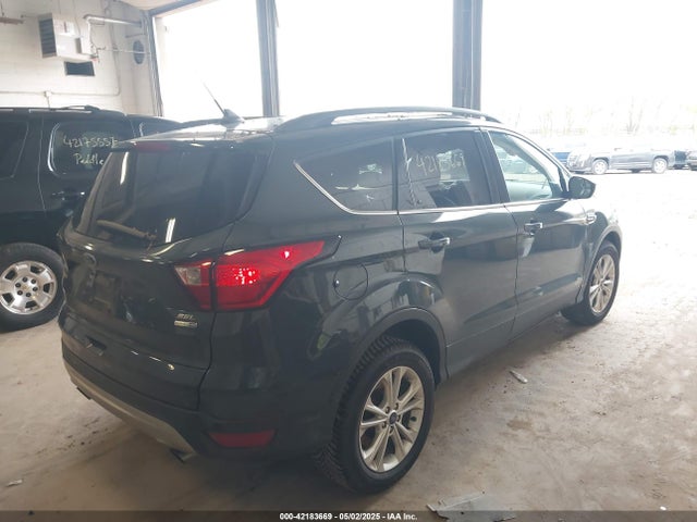 1FMCU9HD5KUB88860 Ford ESCAPE SEL