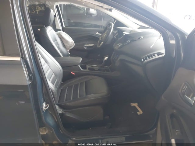 1FMCU9HD5KUB88860 Ford ESCAPE SEL