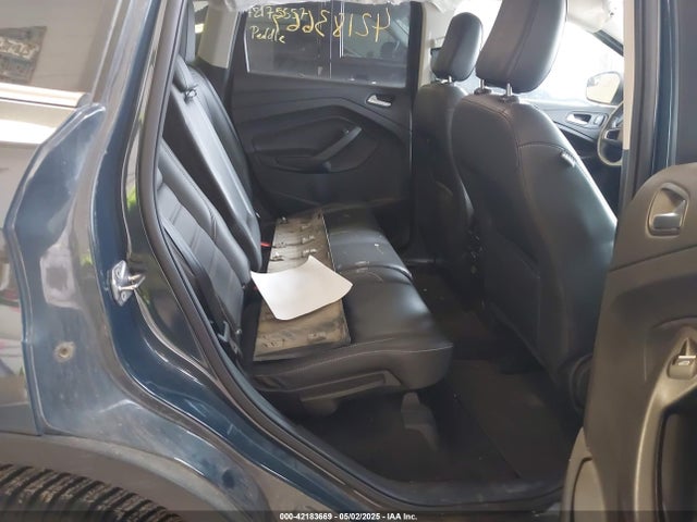 1FMCU9HD5KUB88860 Ford ESCAPE SEL