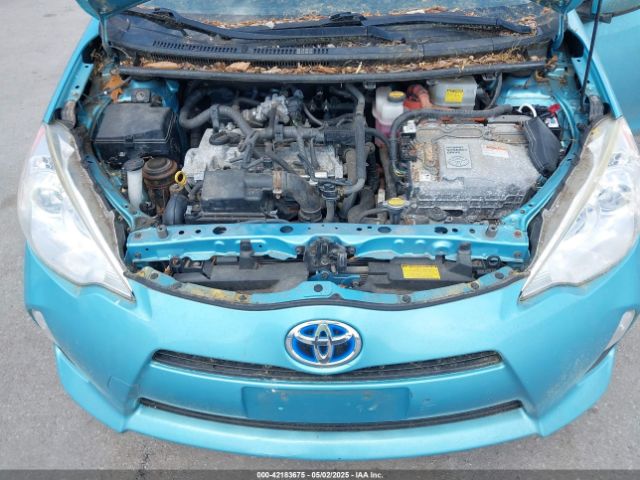 JTDKDTB30E1077183 Toyota Prius C Three