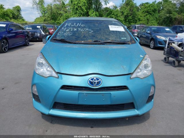 JTDKDTB30E1077183 Toyota Prius C Three