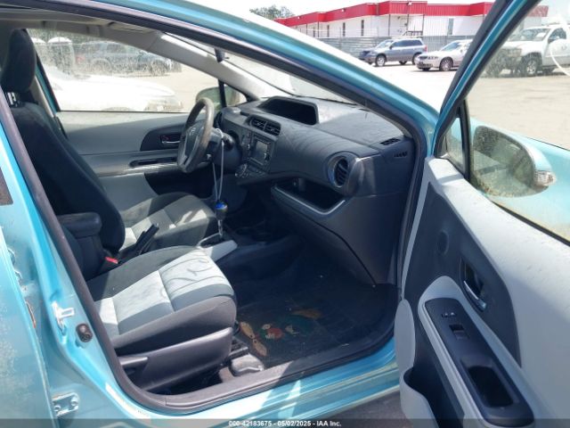 JTDKDTB30E1077183 Toyota Prius C Three