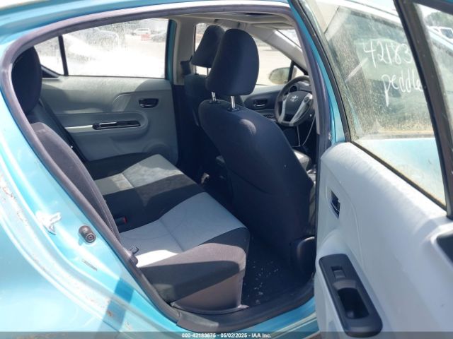 JTDKDTB30E1077183 Toyota Prius C Three