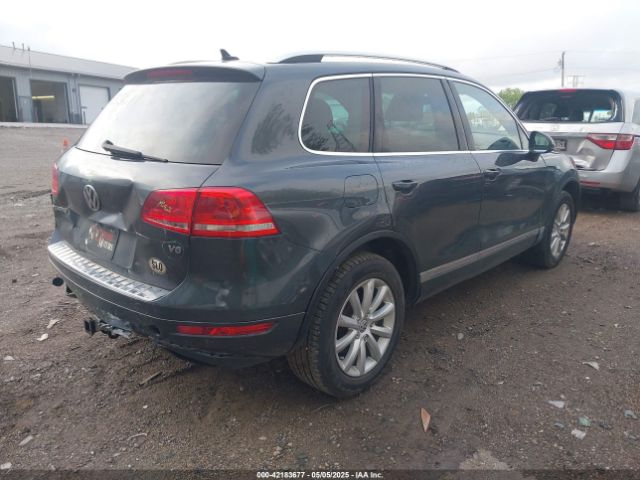 2014 VOLKSWAGEN TOUAREG WVGEF9BP6ED007632 Photo 3