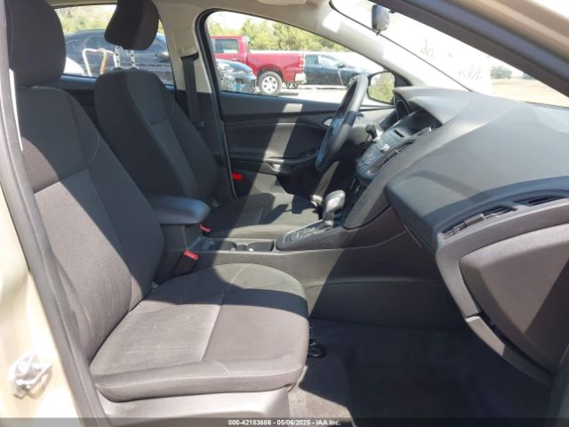 1FADP3F29HL229459 Ford FOCUS SE