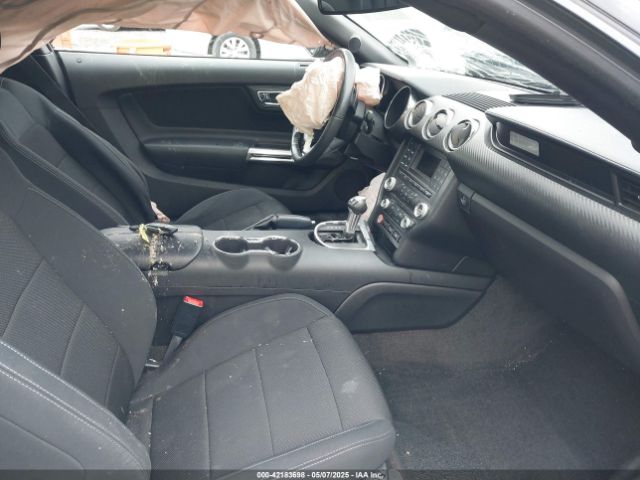 1FA6P8AM3H5322125 Ford Mustang V6