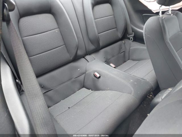 1FA6P8AM3H5322125 Ford Mustang V6