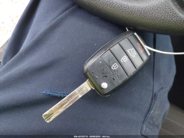 KNDPM3AC3J7452823 KIA Sportage Lx