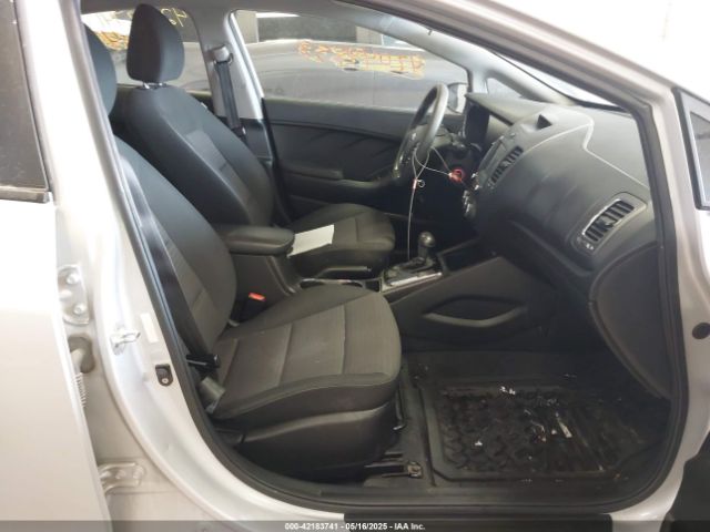 3KPFL4A78JE257324 KIA FORTE LX