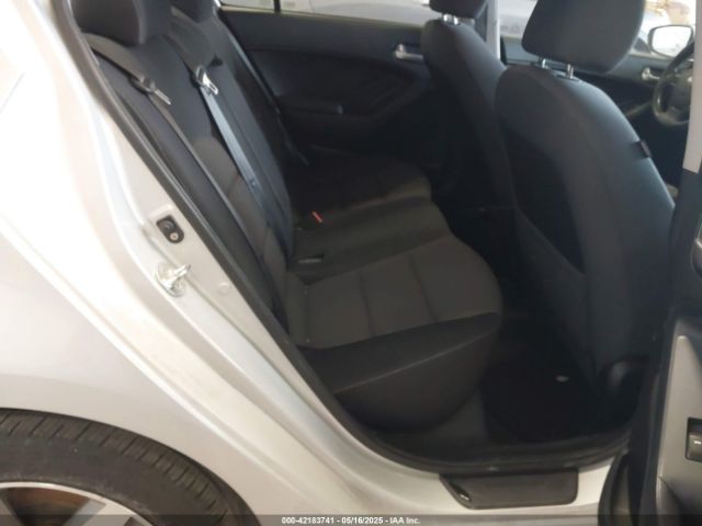 3KPFL4A78JE257324 KIA FORTE LX