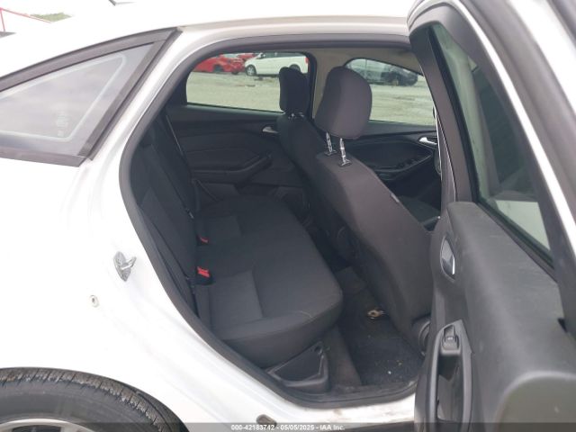 1FADP3F2XHL291050 Ford FOCUS SE