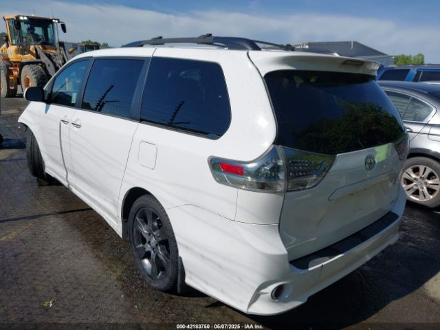 2015 TOYOTA SIENNA 5TDXK3DC0FS657546 Photo 2