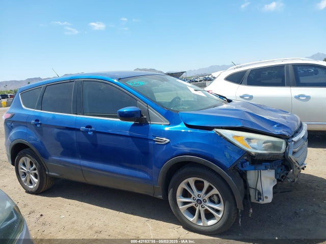 1FMCU0GD4HUA39250 Ford ESCAPE SE