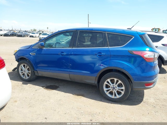 1FMCU0GD4HUA39250 Ford ESCAPE SE