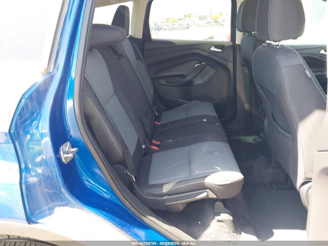 1FMCU0GD4HUA39250 Ford ESCAPE SE