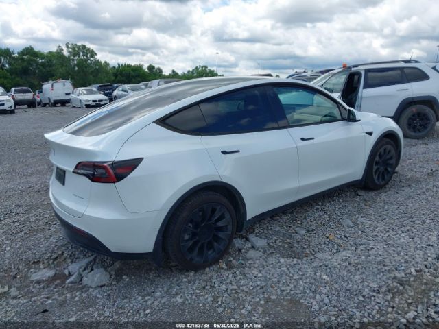 2021 TESLA MODEL Y 5YJYGDEE0MF233524 Photo 3