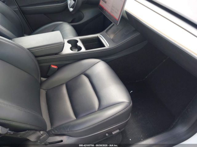 2021 TESLA MODEL Y 5YJYGDEE0MF233524 Photo 4