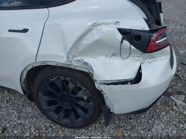 2021 TESLA MODEL Y 5YJYGDEE0MF233524 Photo 5
