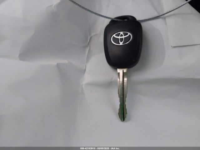 5YFBURHE7HP641682 Toyota COROLLA LE