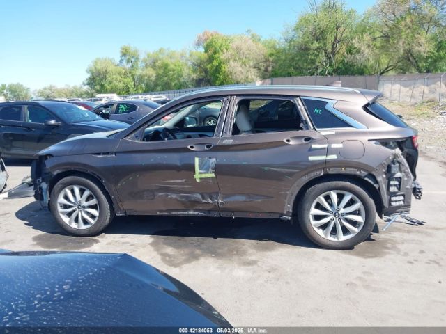 3PCAJ5M3XKF107256 Infiniti Qx50 Luxe