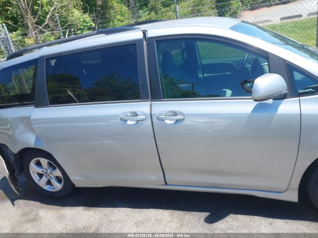 5TDKZ3DC3LS053328 Toyota SIENNA LE