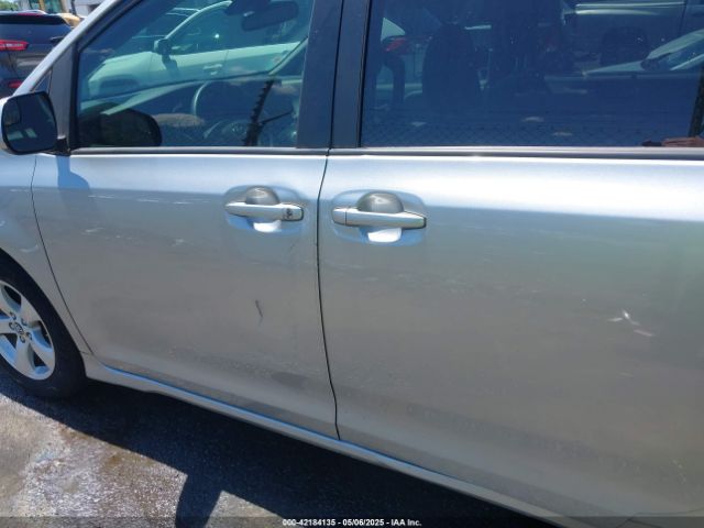 5TDKZ3DC3LS053328 Toyota SIENNA LE