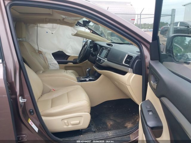 2017 TOYOTA HIGHLANDER 5TDKZRFH5HS206651 Photo 4