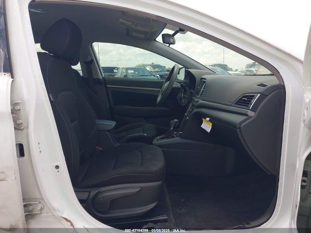 5NPD84LF2JH391013 Hyundai ELANTRA SEL