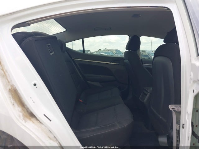 5NPD84LF2JH391013 Hyundai ELANTRA SEL