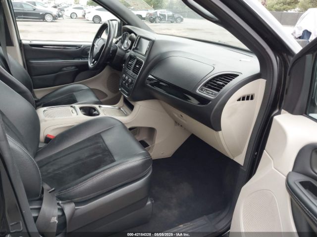 2C4RDGCG5JR249575 Dodge Grand Caravan Sxt