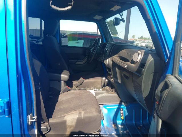 1C4HJWDG1FL528650 Jeep Wrangler Unlimited Sport