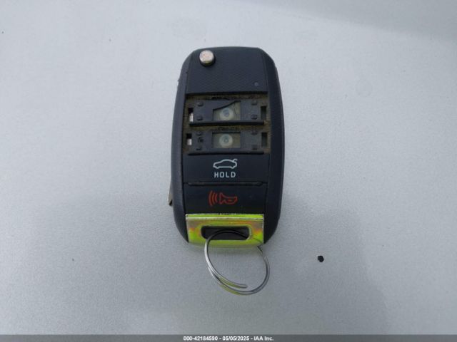 5XXGT4L33KG320322 KIA Optima Lx