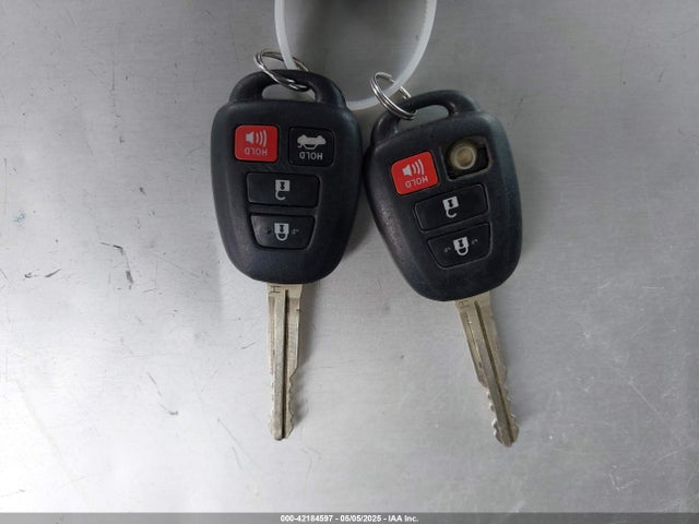 2T1BURHE1JC068106 Toyota COROLLA LE