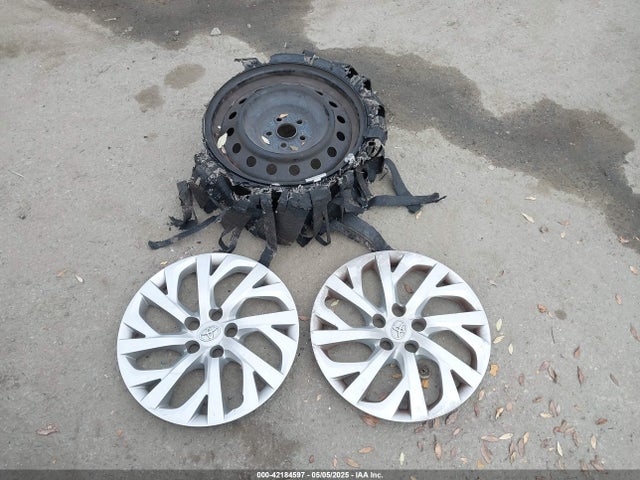 2T1BURHE1JC068106 Toyota COROLLA LE