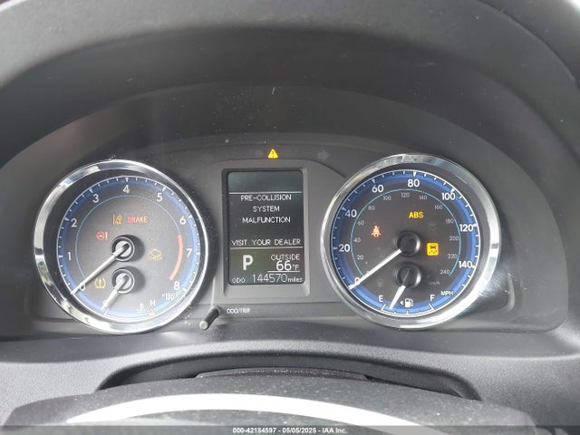 2T1BURHE1JC068106 Toyota COROLLA LE