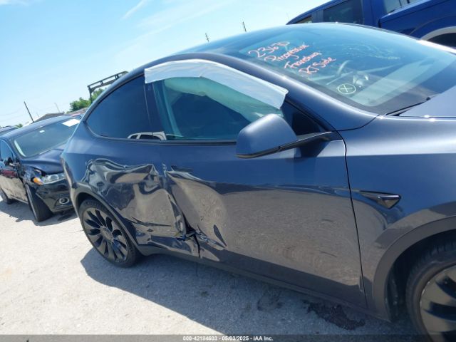 7SAYGDEF2NF454099 Tesla Model Y Performance Dual Motor All-wheel Drive