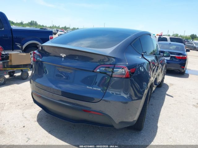 7SAYGDEF2NF454099 Tesla Model Y Performance Dual Motor All-wheel Drive