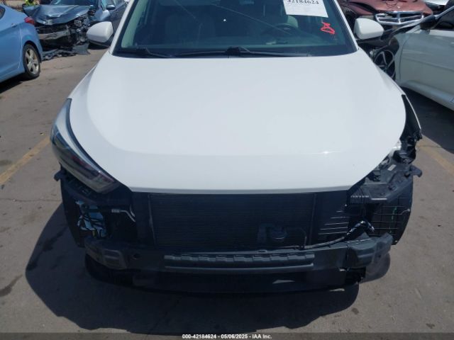 KM8J33A48JU766322 Hyundai TUCSON SEL