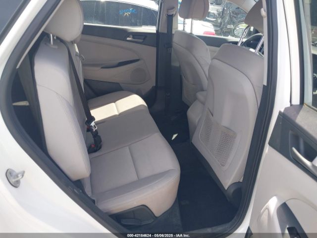 KM8J33A48JU766322 Hyundai TUCSON SEL