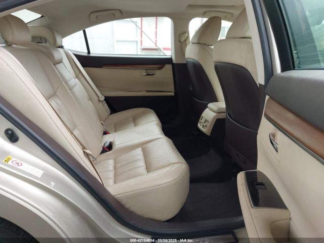 JTHBW1GG3J2194320 Lexus ES 300H