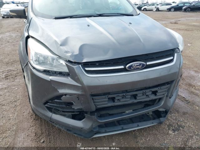 1FMCU9J91EUD30194 Ford Escape Titanium