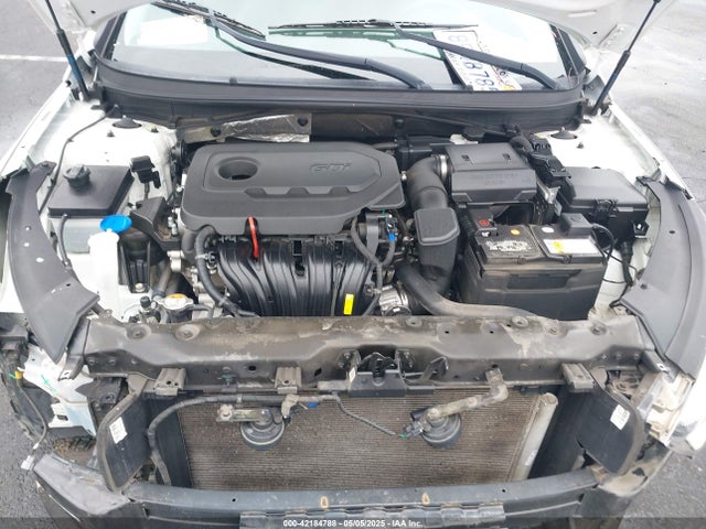5NPE24AF8JH693284 Hyundai SONATA SE