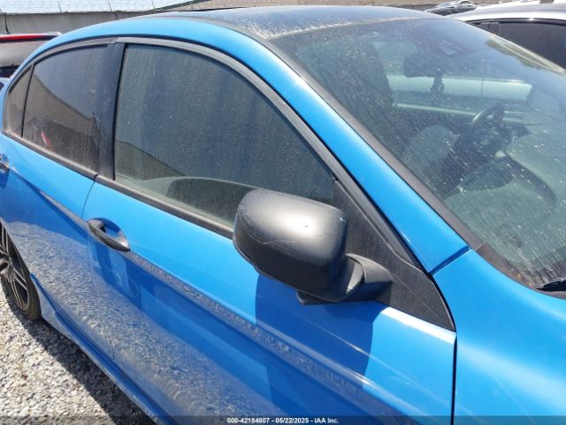 1HGCR3F95GA011852 Honda Accord Touring
