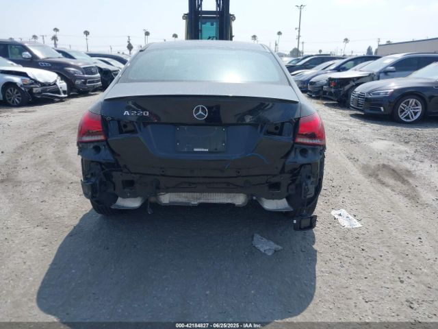 WDD3G4EB9KW032946 Mercedes-Benz m260