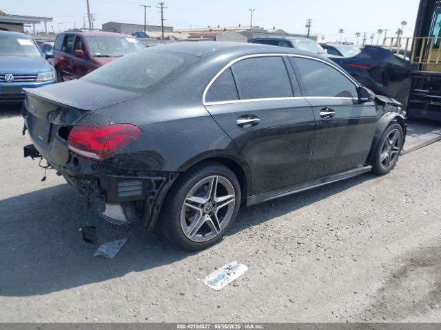 WDD3G4EB9KW032946 Mercedes-Benz m260