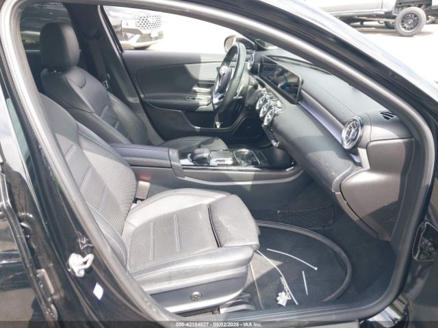 WDD3G4EB9KW032946 Mercedes-Benz m260