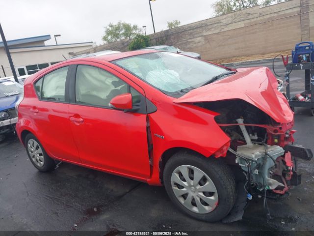 JTDKDTB30E1075448 Toyota Prius C One