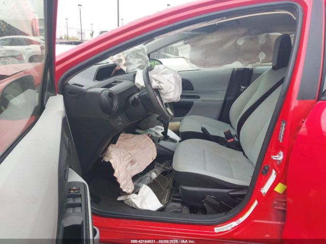 JTDKDTB30E1075448 Toyota Prius C One